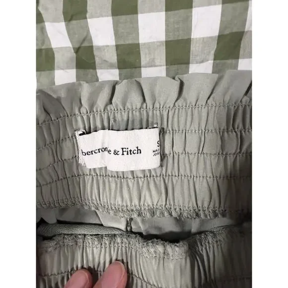Abercrombie Sage Green Shorts - Picture 3 of 3